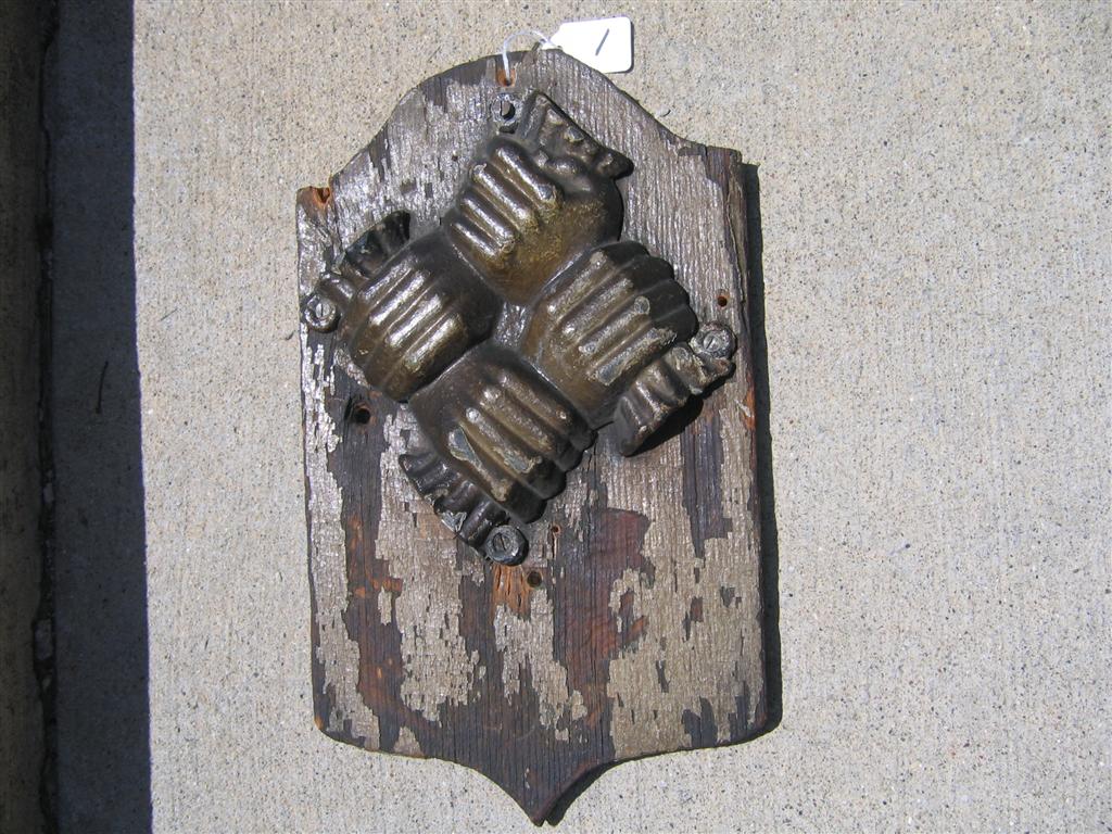 Philadelphia Contributionship. Wood. Shield Shap