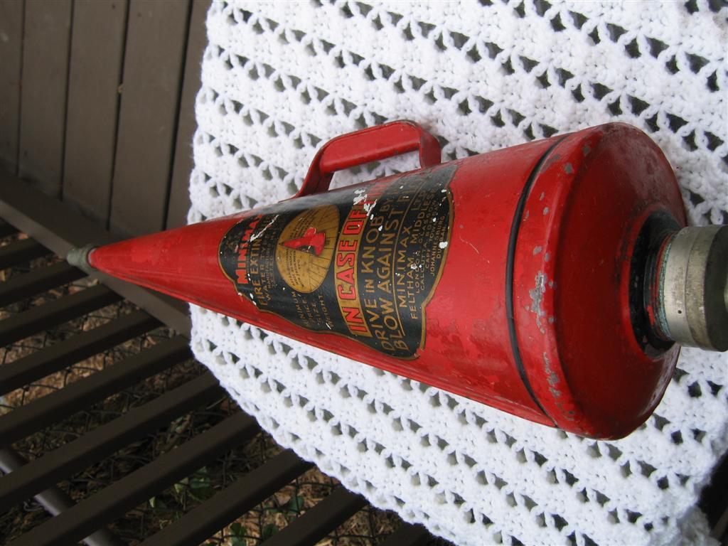 Minimax Fire Extinguisher. Water Type. Manufactur