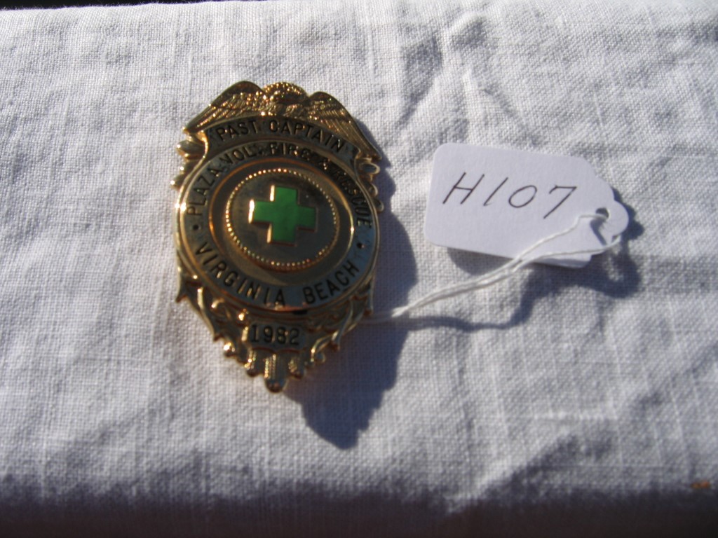 Fireman's Pin. Plaza Vol. Fire & Rescue. Virgini