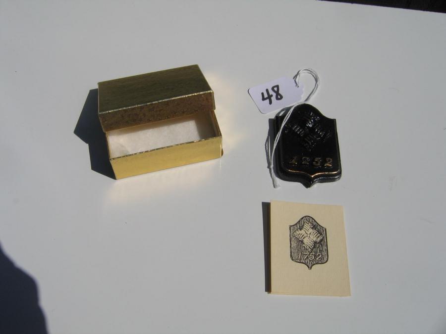 #048 Philadelphia Contributionship Paperweight – replica